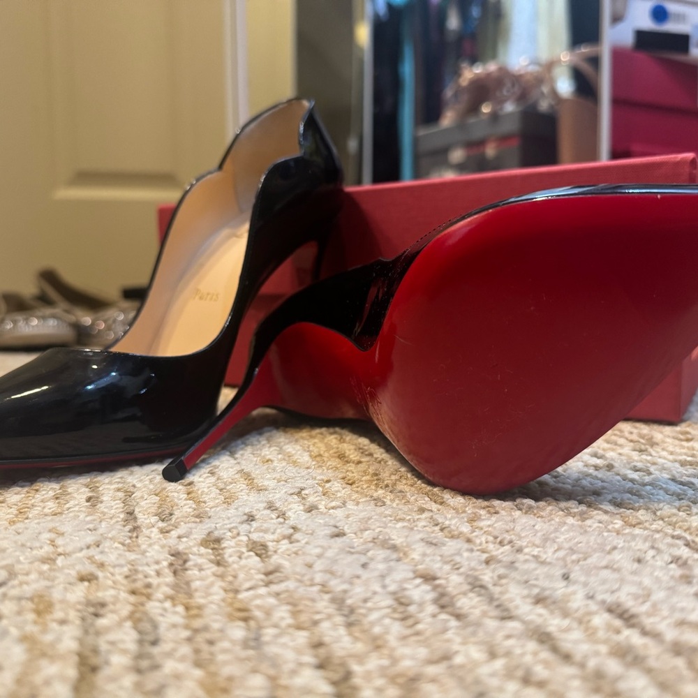 Christian Louboutin Black Patent Leather Red Bottom Pumps Size 37 / US 7 NIB - Picture 6 of 11